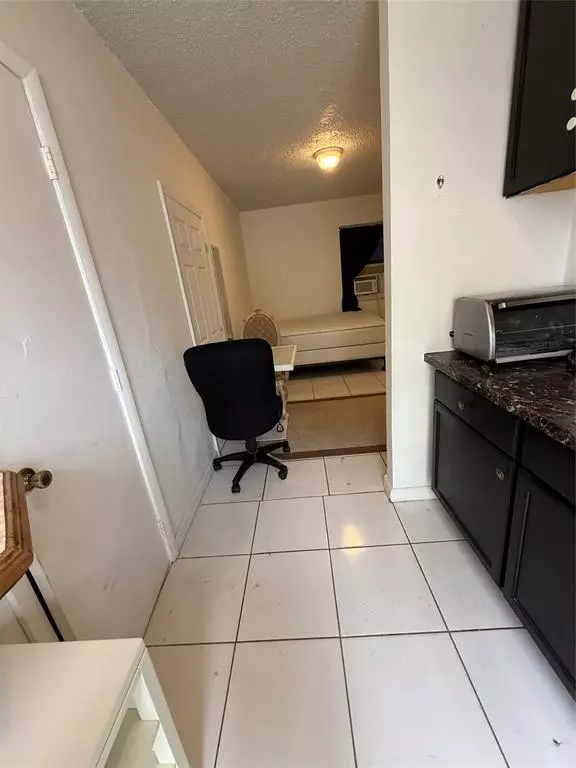 Hollywood, FL 33020,1822 CLEVELAND ST #4