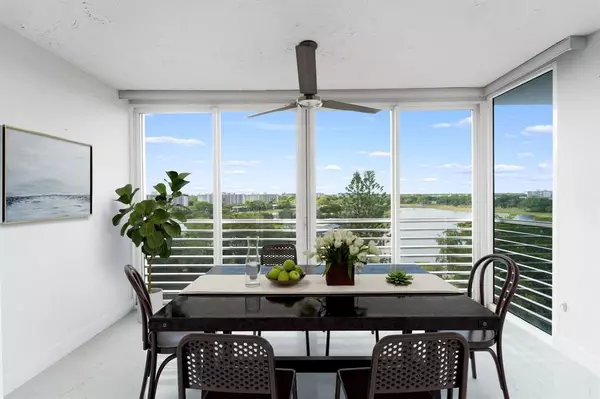 Pompano Beach, FL 33069,3010 N Course Dr #911