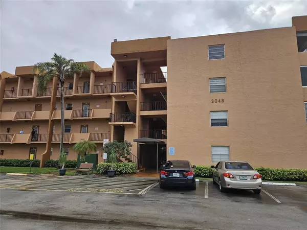 3048 E Sunrise Lakes Dr #316, Sunrise, FL 33322