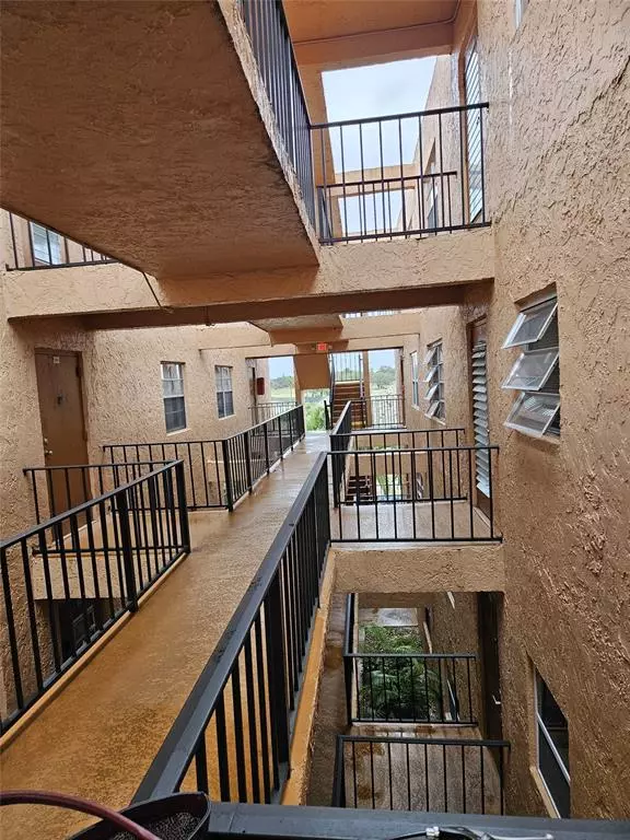 Sunrise, FL 33322,3048 E Sunrise Lakes Dr #316