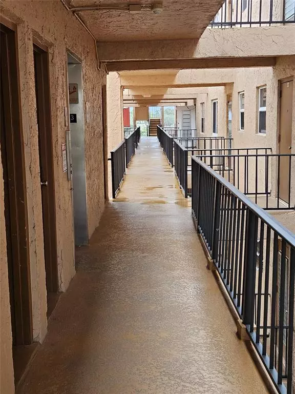 Sunrise, FL 33322,3048 E Sunrise Lakes Dr #316