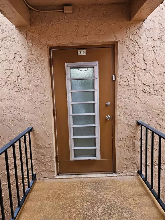 Sunrise, FL 33322,3048 E Sunrise Lakes Dr #316