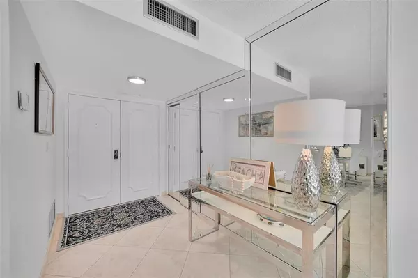 3410 Galt Ocean Dr #204N, Fort Lauderdale, FL 33308