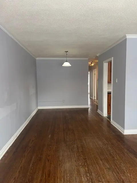 Newmarket, ON L3Y 2Z5,192 Silverbirch DR W #Main