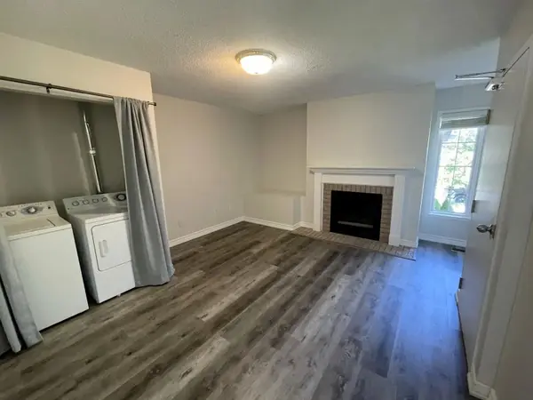 Barrie, ON L4N 8E6,111 Athabaska RD