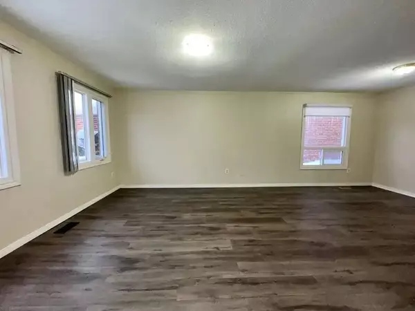 Barrie, ON L4N 7H7,51 Mcdougall DR #UPPER