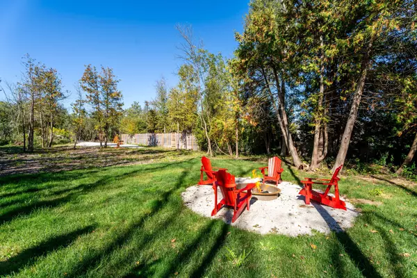 Collingwood, ON L9Y 3Z1,9746 Beachwood RD