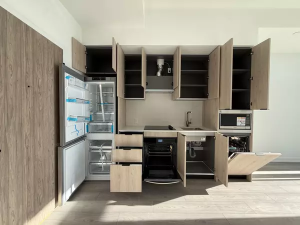 Toronto W08, ON M8Z 0H4,1007 The Queensway N/A #826