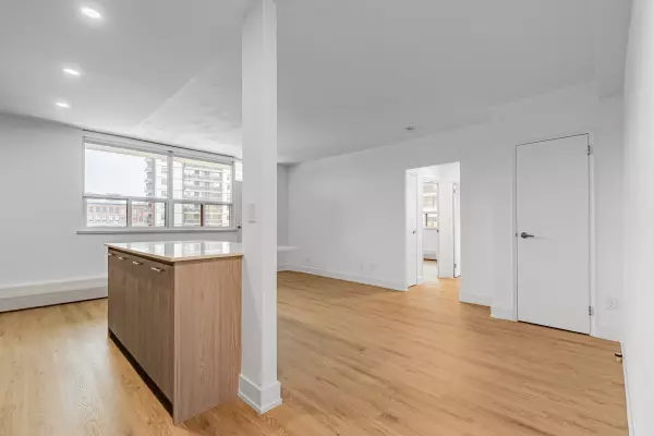 135 Tyndall AVE #605, Toronto W01, ON M6K 2G3