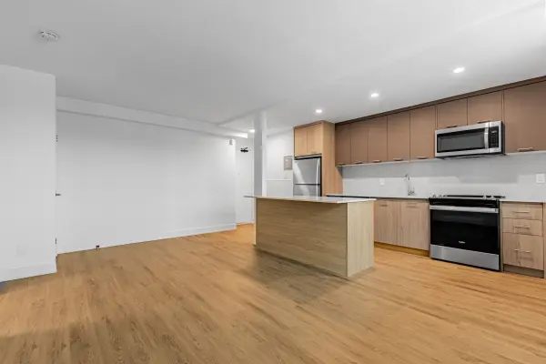 Toronto W01, ON M6K 2G3,135 Tyndall AVE #605