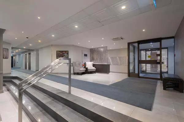 Mississauga, ON L5J 4B4,965 Inverhouse DR #1111