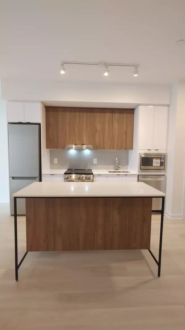 Mississauga, ON L4Z 3X7,5081 Hurontario ST #416