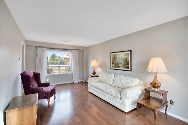 Burlington, ON L7M 3N7,2185 Vista DR