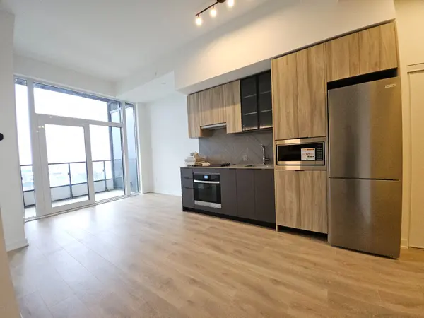 Toronto W08, ON M8Z 0H5,1037 The Queensway N/A #803