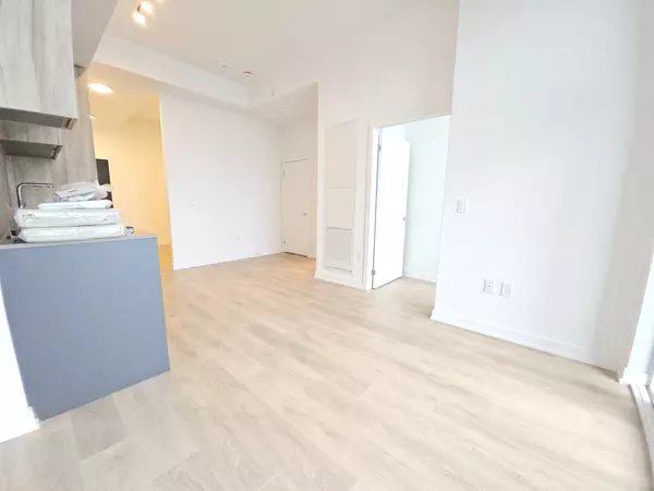 Toronto W08, ON M8Z 0H5,1037 The Queensway N/A #803