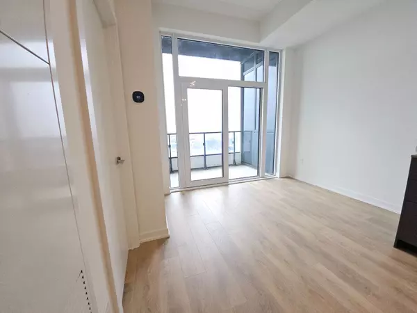 Toronto W08, ON M8Z 0H5,1037 The Queensway N/A #803