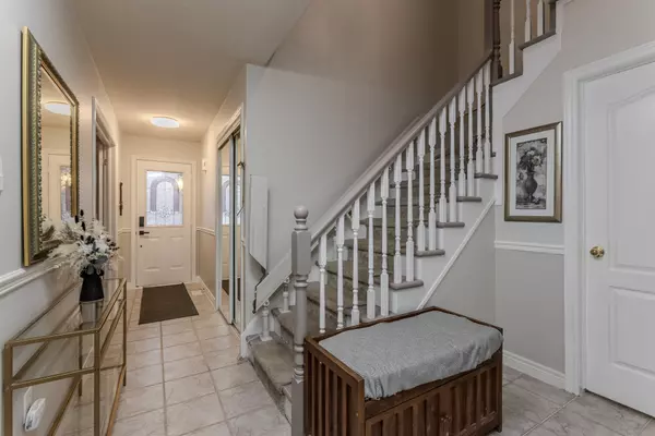 Burlington, ON L7S 2K6,606 Williamson CT