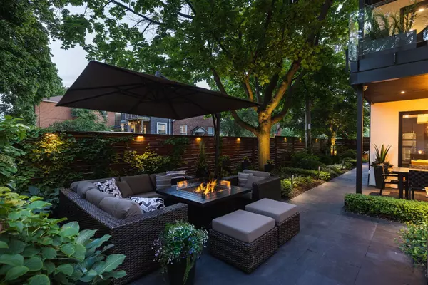 Toronto W06, ON M8V 2X7,31 Third ST