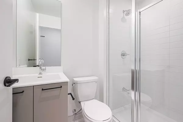 Brampton, ON L7A 5L3,10 Lagerfeld DR #114