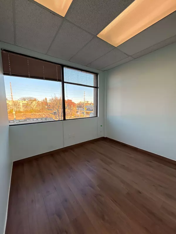 Mississauga, ON L4Y 2B8,1090 Dundas ST E #202, 203