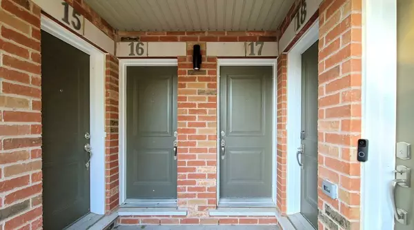 Oakville, ON L6H 0H8,19 Hays BLVD #17