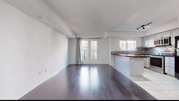 Oakville, ON L6H 0H8,19 Hays BLVD #17