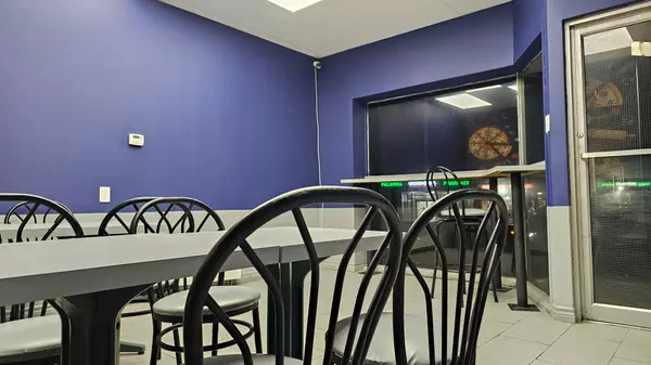 Carlington - Central Park, ON K1Z 6A5,1012 Merivale RD