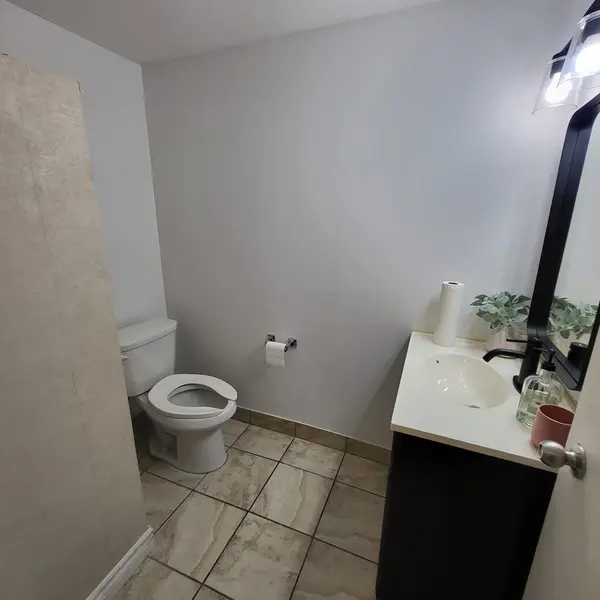 Brantford, ON N3R 2X3,325 Fairview DR