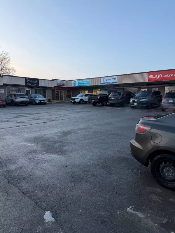 Belleville, ON K8P 1B7,444 Dundas ST W #4