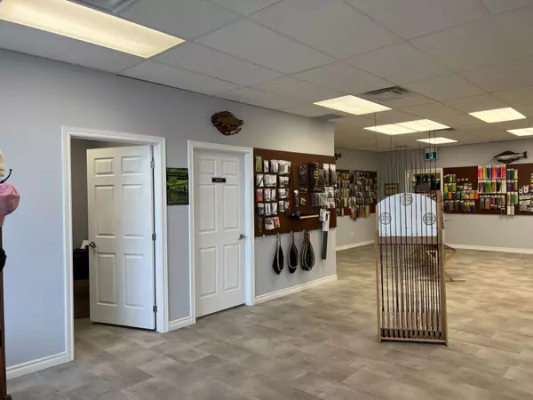 Belleville, ON K8P 1B7,444 Dundas ST W #4