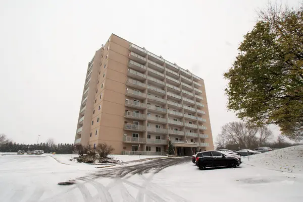 573 Mornington AVE #402, London East, ON N5Y 4T9