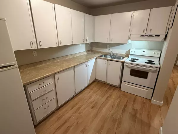 London East, ON N5Y 4T9,573 Mornington AVE #402