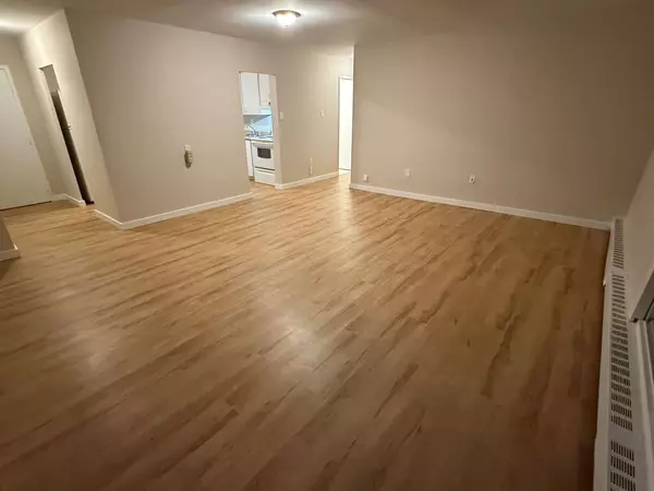 London East, ON N5Y 4T9,573 Mornington AVE #402