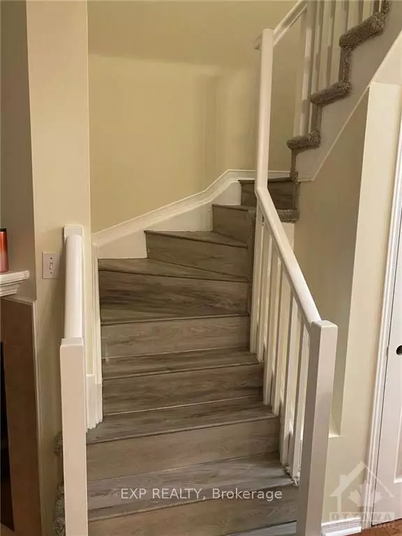 Barrhaven, ON K2G 6B8,278 STONEWAY DR