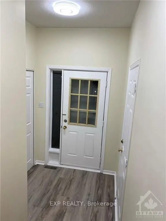 Barrhaven, ON K2G 6B8,278 STONEWAY DR