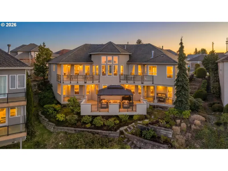 2305 NW DOUGLAS ST, Camas, WA 98607