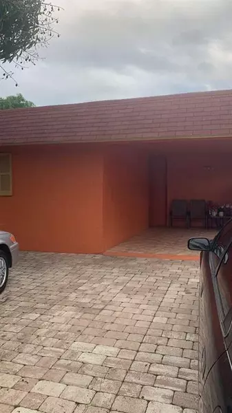 2070 NE 2nd Ave, Pompano Beach, FL 33060