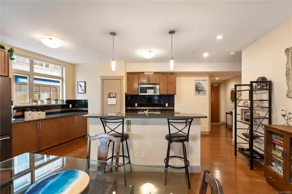 Victoria, BC V8V 2V9,1035 Sutlej St #105