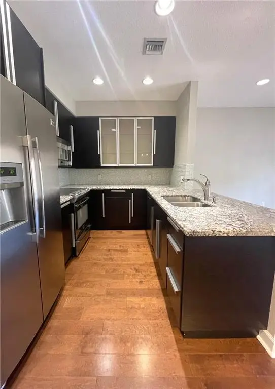 Hallandale Beach, FL 33009,19 SE 3rd Ave #19