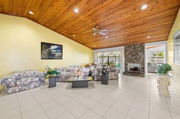 Tamarac, FL 33319,5461 NW 57th St