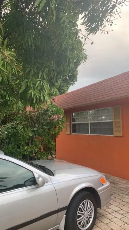 Pompano Beach, FL 33060,2070 NE 2nd Ave