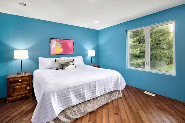 Clearview, ON L0M 1G0,98 George ST