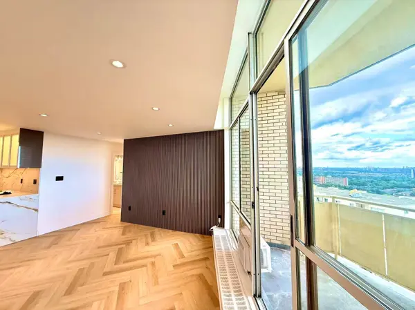 Toronto W09, ON M9R 1S9,330 Dixon RD #ph04