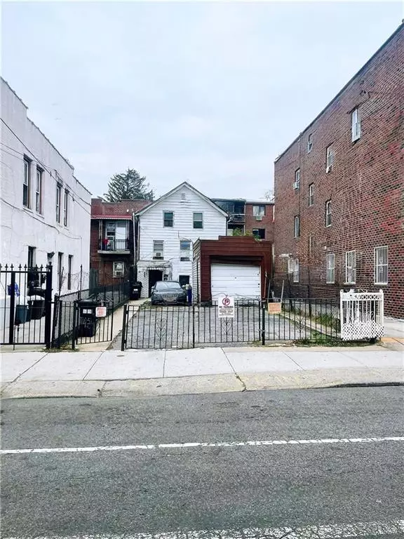 Corona, NY 11368,10601 53rd AVE