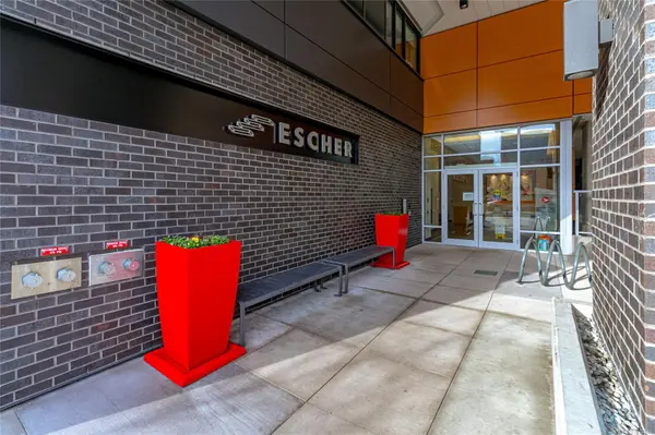 Victoria, BC V8W 1E4,838 Broughton St #807