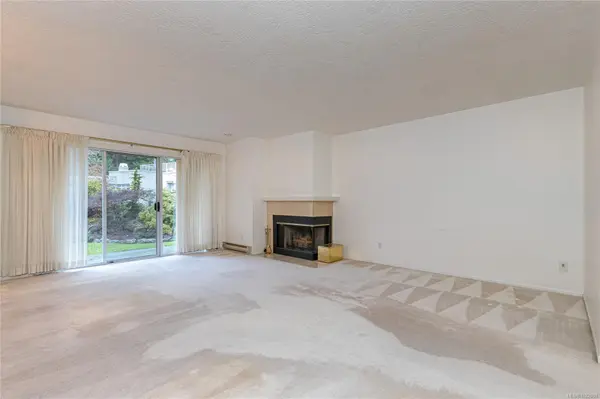 Saanich, BC V8Y 2K5,5110 Cordova Bay Rd #41