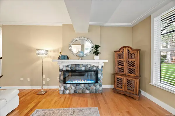 Saanich, BC V8Y 3J9,4937 Eagle View Lane