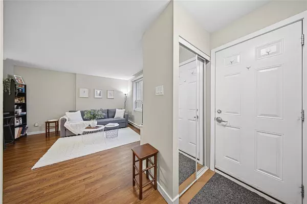 Winnipeg, MB R2Y 1Z1,230 Greenway CRES