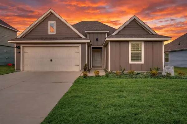 812 Primrose Lane, Pilot Point, TX 76258