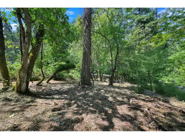 2 Storey BLVD, Eugene, OR 97405